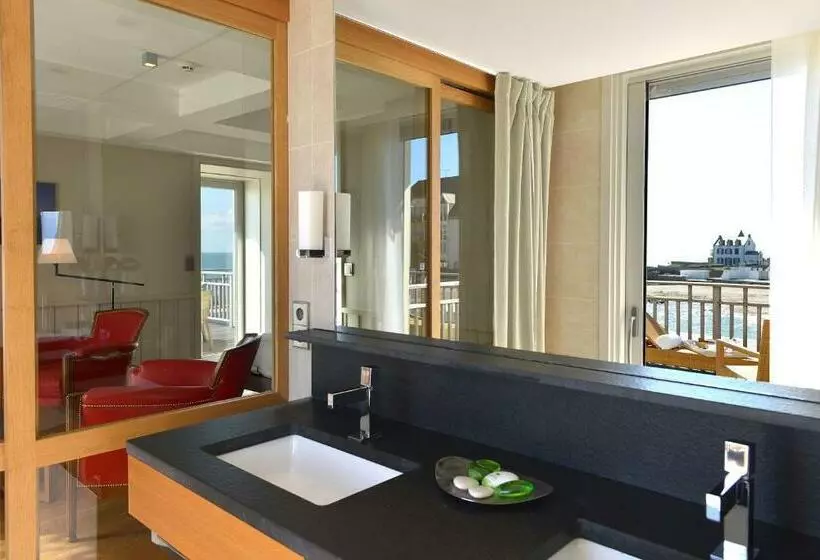 اتاق لوکس با چشم‌انداز دریا, Grand Hotel De L Océan
