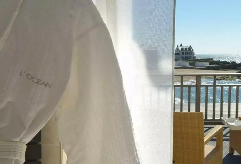 اتاق لوکس با چشم‌انداز دریا, Grand Hotel De L Océan