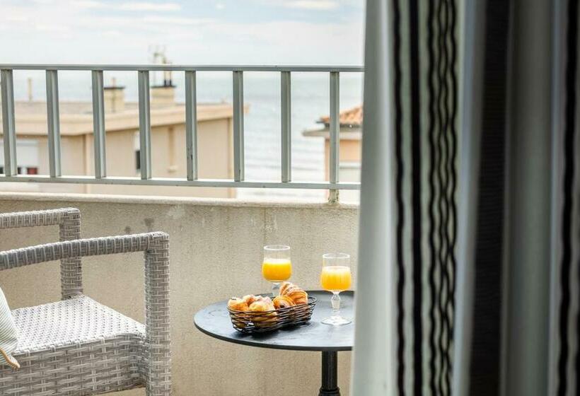 غرفة قياسية ثلاثية, Hôtel Du Midi Plage