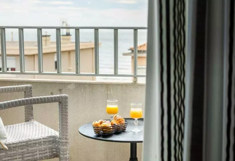スタンダードトリプルルーム, Hôtel Du Midi Plage