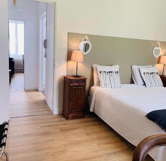 패밀리 스위트, Hôtel Restaurant La Désirade