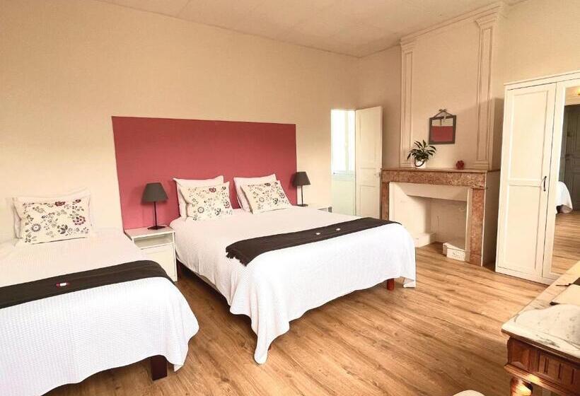 스탠다드 트리플 룸, Hôtel Restaurant La Désirade