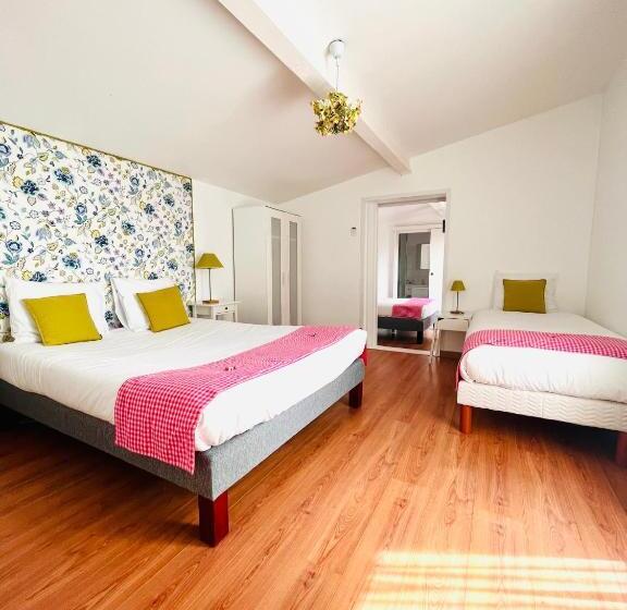 스탠다드 트리플 룸, Hôtel Restaurant La Désirade