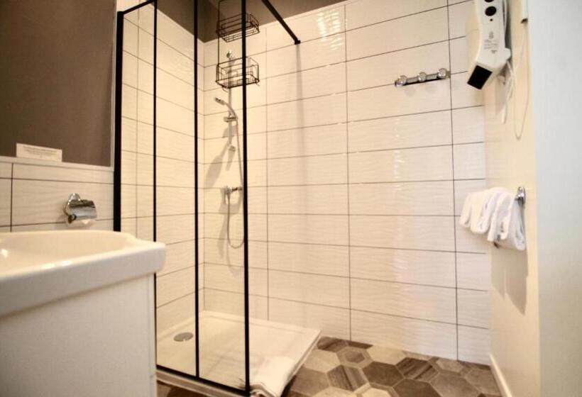 Номер Стандарт Трехместный, Hôtel Restaurant La Désirade