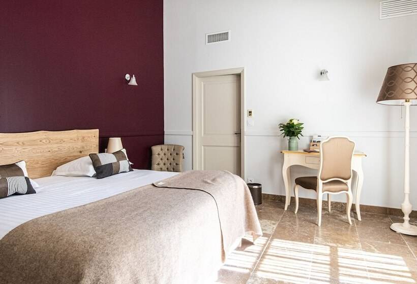 سوییت جونیور, Hôtel Mas Valentine