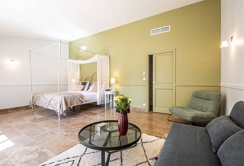 سوییت لوکس, Hôtel Mas Valentine