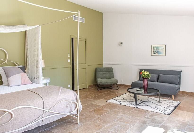 سوییت لوکس, Hôtel Mas Valentine