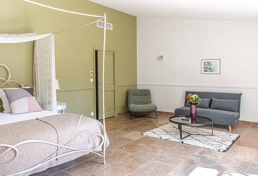 سوییت لوکس, Hôtel Mas Valentine