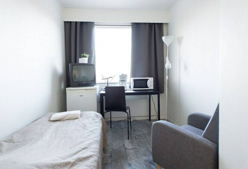 バスルーム共有のシングルスタンダード, Kempeleen Moottorimaja