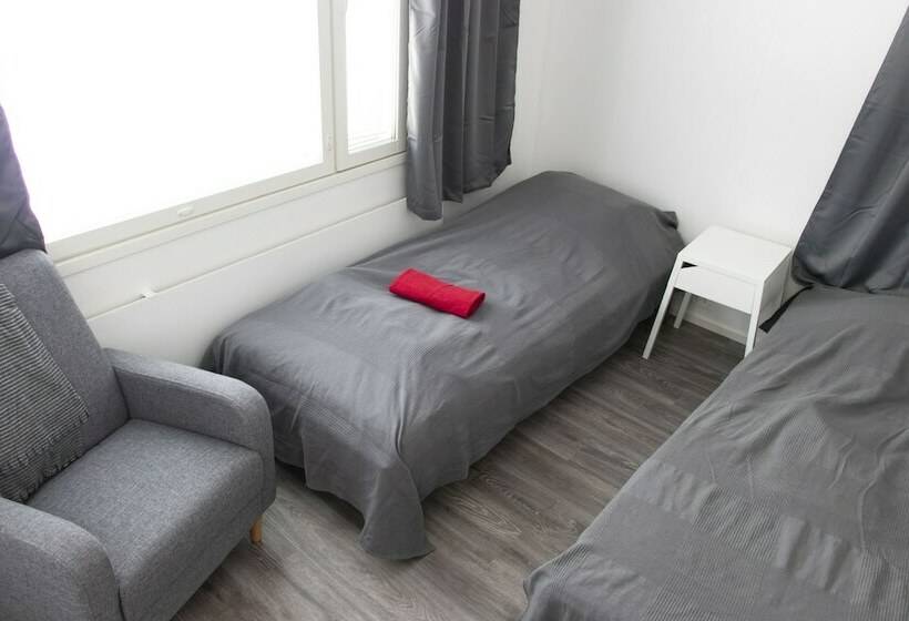 バス共有のスタンダードルーム, Kempeleen Moottorimaja