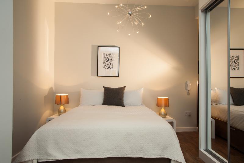 استودیوی استاندارد, Lamington Apartments Hammersmith