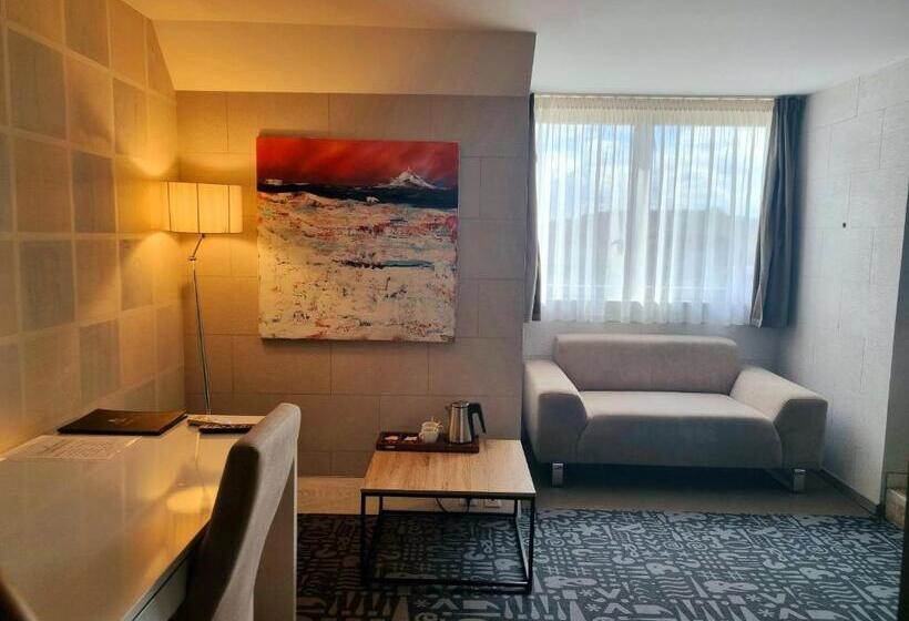 חדר סופריור, Le Dormeur