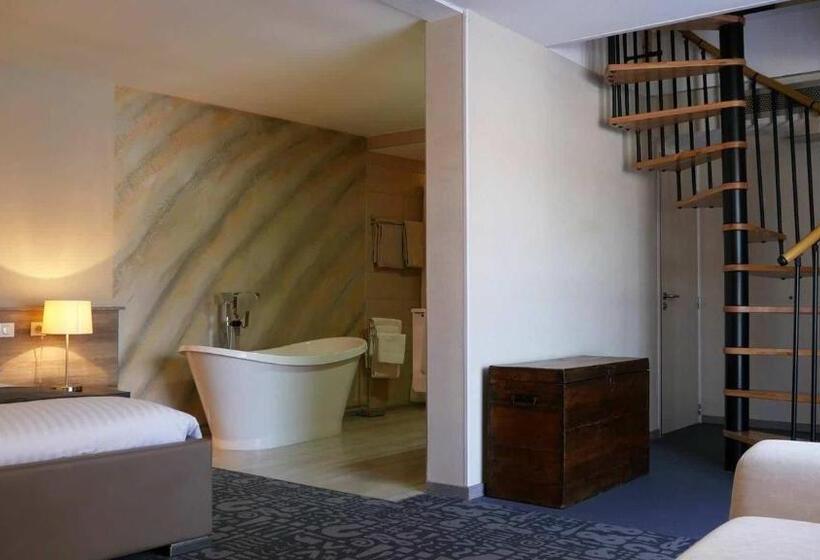 חדר משפחתי, Le Dormeur