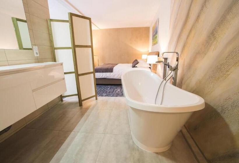 חדר משפחתי, Le Dormeur