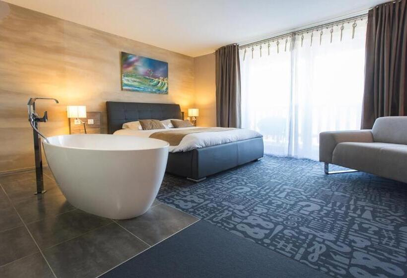 חדר סופריור, Le Dormeur