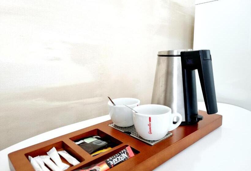 חדר סופריור, Le Dormeur