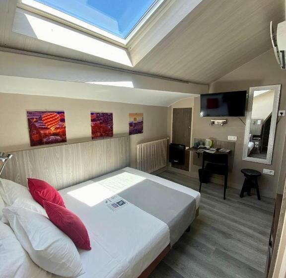 חדר משפתחתי סופריור, Le Strasbourg