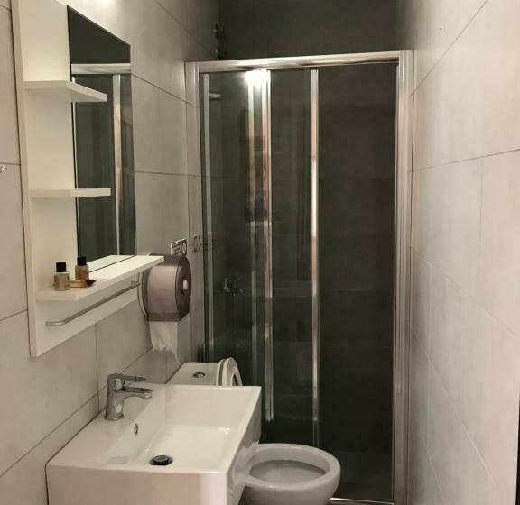 חדר סטנדרט, Lena