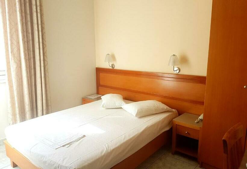 חדר סטנדרט יחיד, Lena