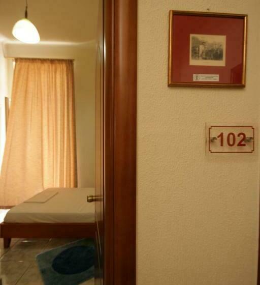 חדר סטנדרט, Lena