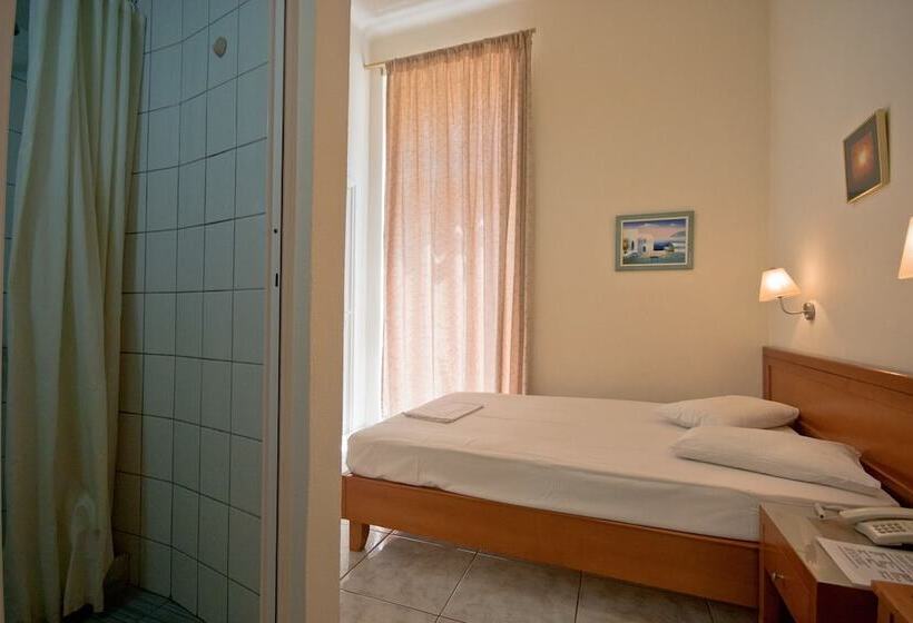 חדר סטנדרט יחיד, Lena