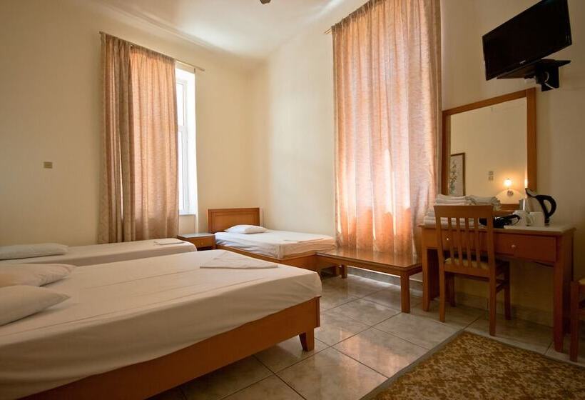 חדר סטנדרט לארבעה, Lena