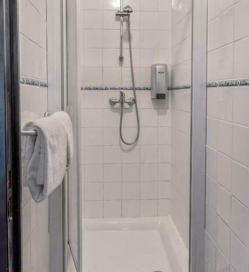 غرفة قياسية ثلاثية, Premiere Classe Rouen Nord  Barentin