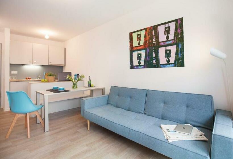 استودیوی استاندارد, Spreepolis Boardinghaus