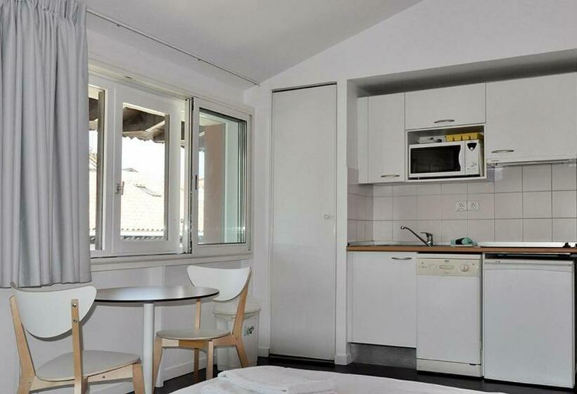 סטודיו סופריור, Temporesidence Chateauneuf