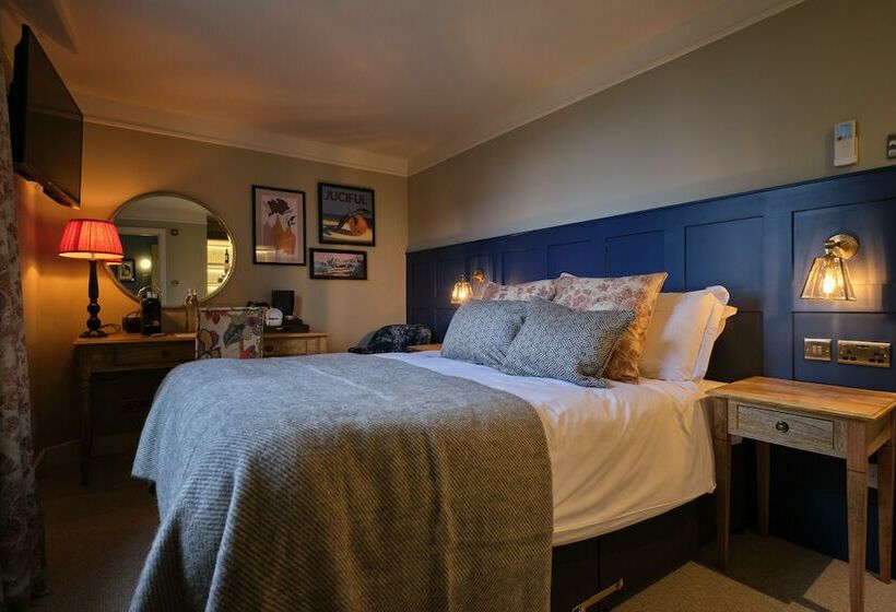 豪华房间, The Bear Esher