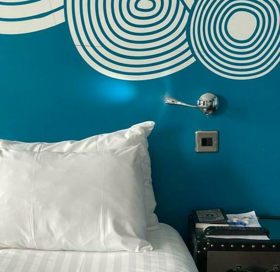 스탠다드 룸, The Fort York