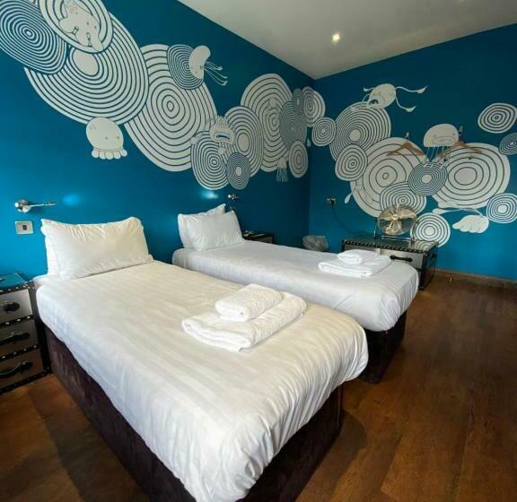 스탠다드 룸, The Fort York