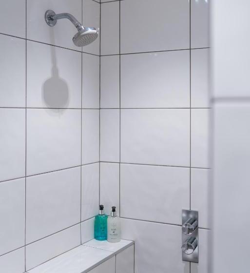 패밀리 룸, The Fort York