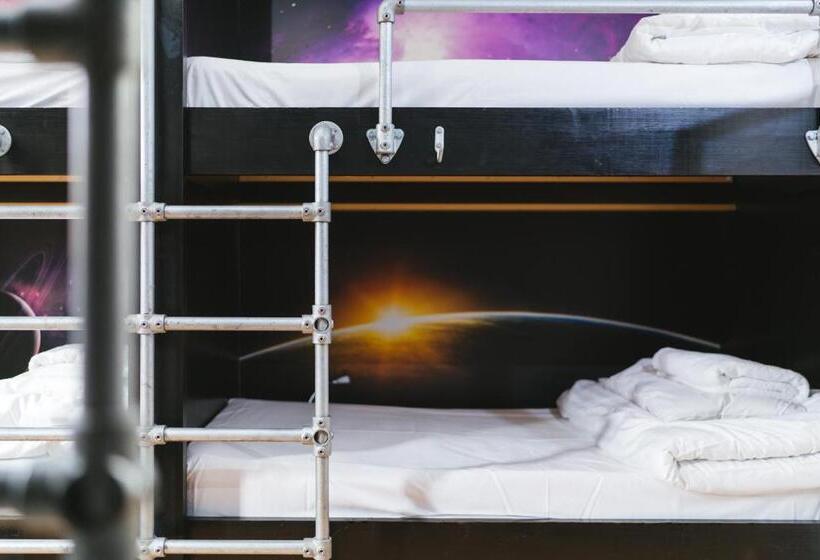 패밀리 룸, The Fort York