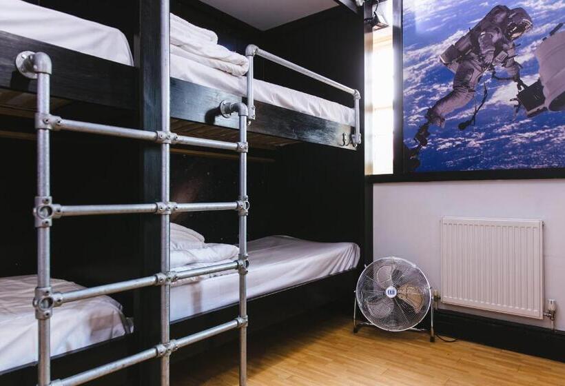 패밀리 룸, The Fort York