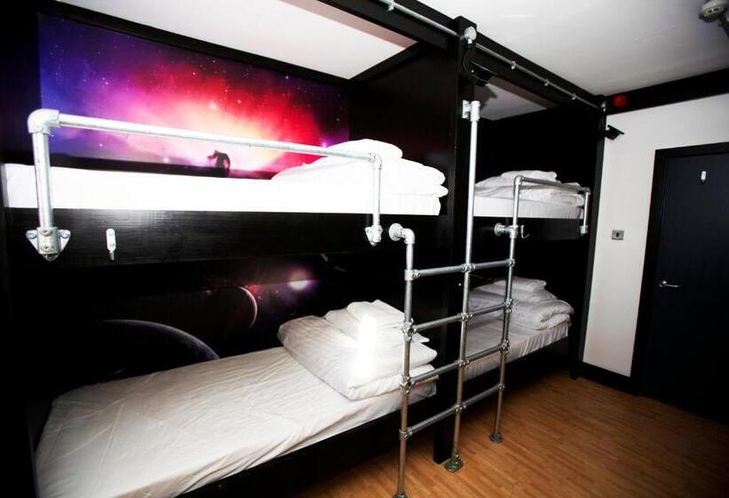 패밀리 룸, The Fort York