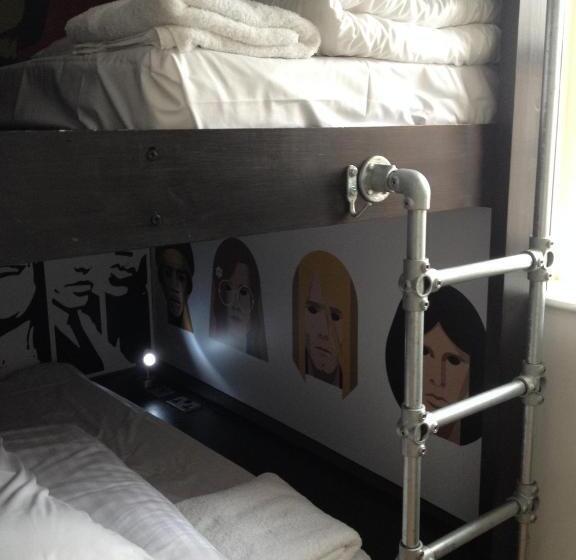 패밀리 룸, The Fort York