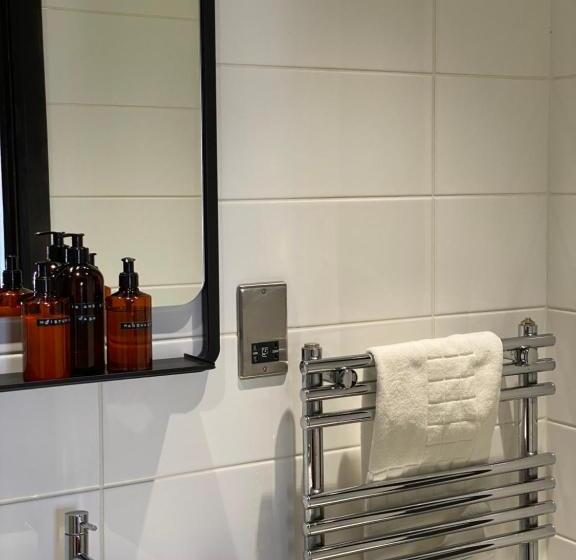 스탠다드 룸, The Fort York