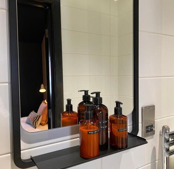 스탠다드 룸, The Fort York