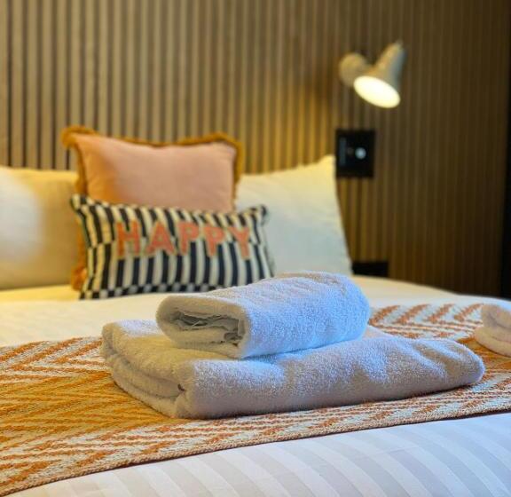 스탠다드 룸, The Fort York