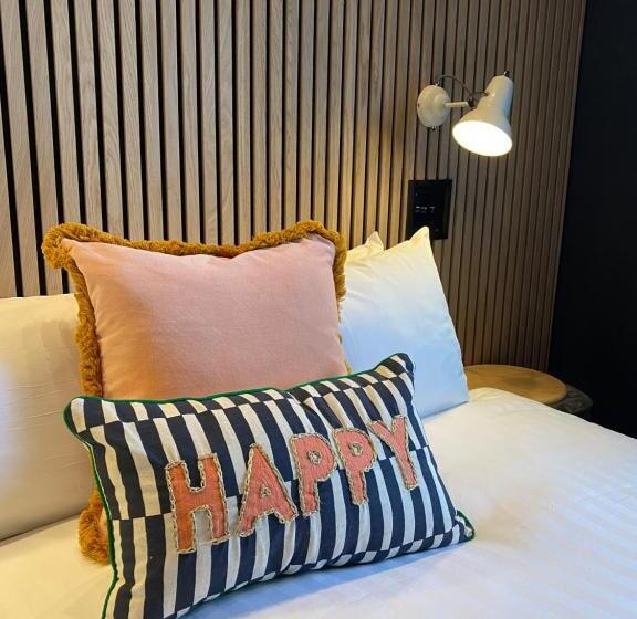 스탠다드 룸, The Fort York