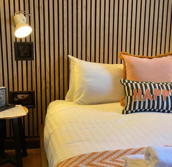 스탠다드 룸, The Fort York