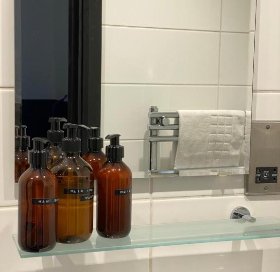 스탠다드 룸, The Fort York