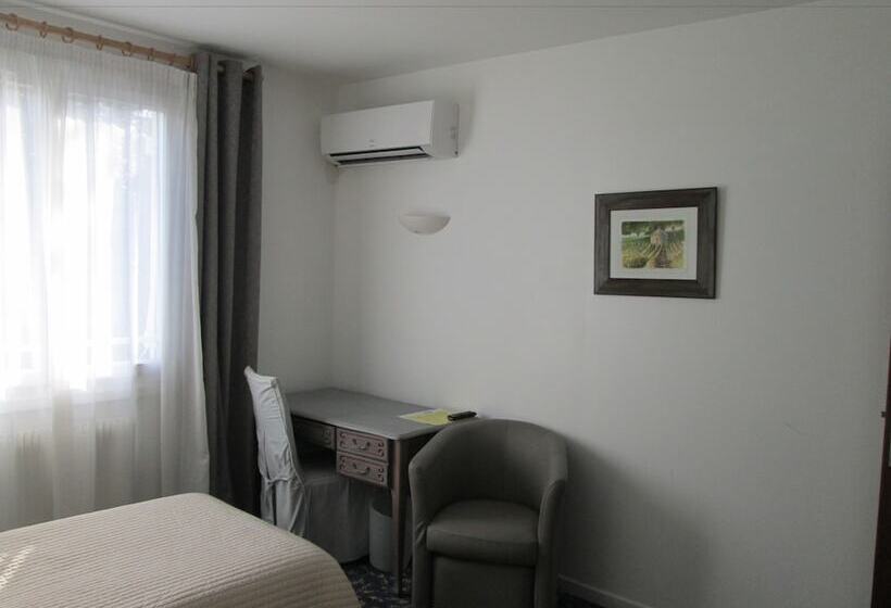 스탠다드 룸, Victor Hugo