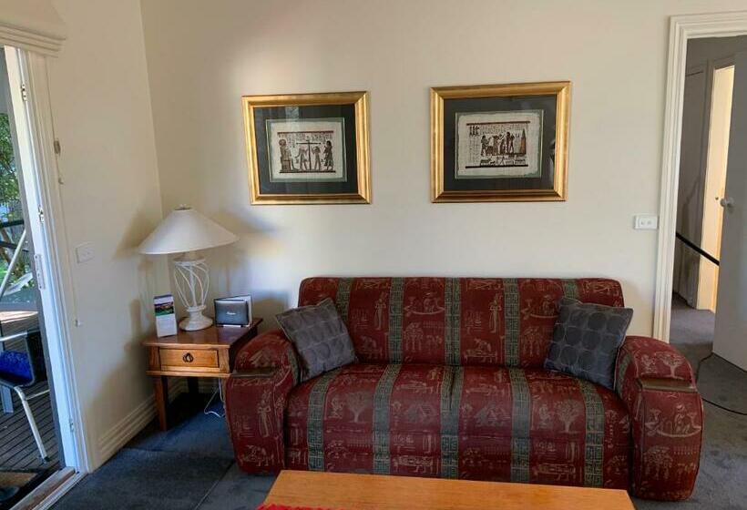 キャビン, Weeroona Bed And Breakfast