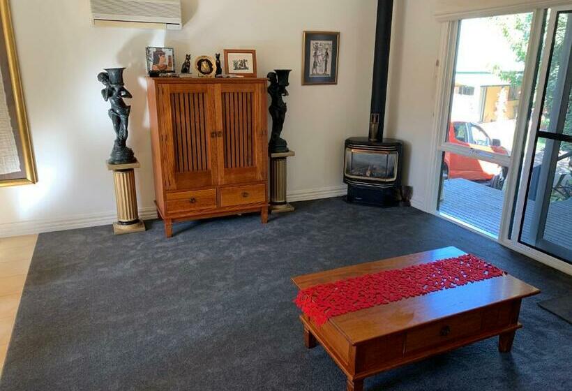 キャビン, Weeroona Bed And Breakfast