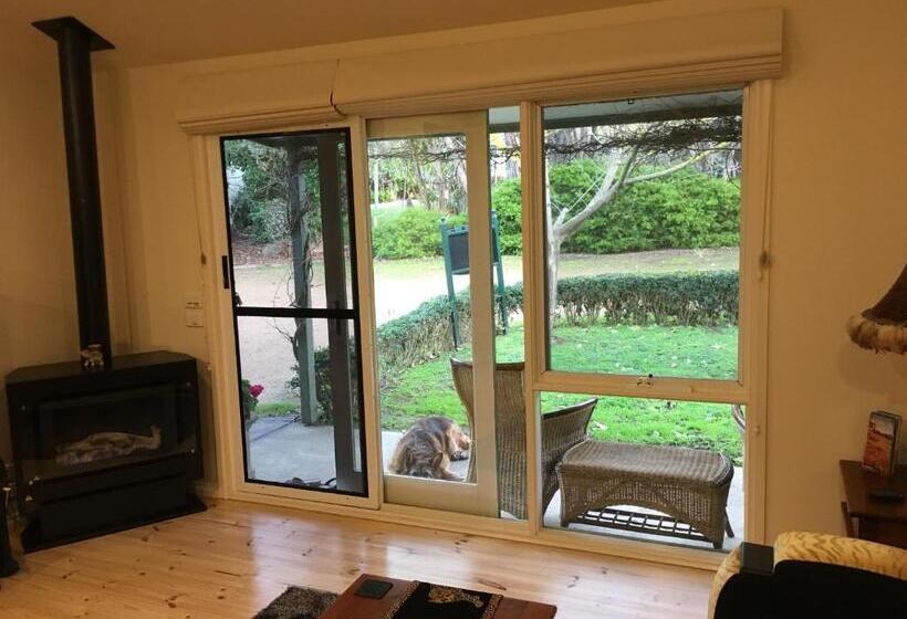 キャビン, Weeroona Bed And Breakfast