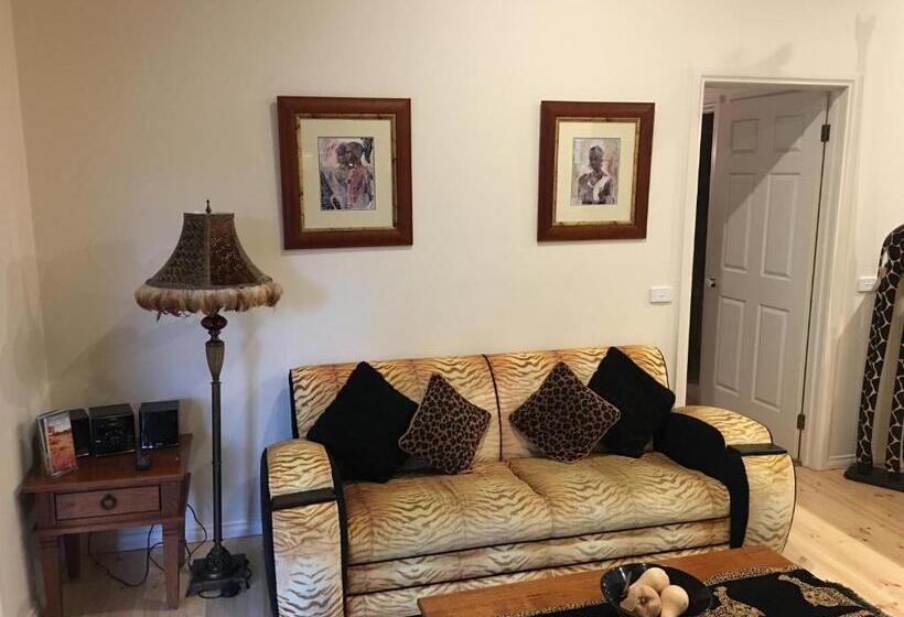 오두막, Weeroona Bed And Breakfast