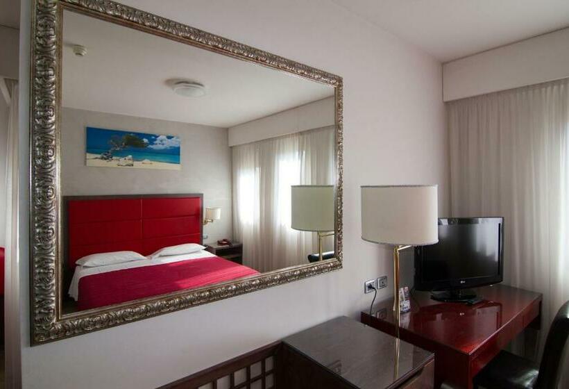 スタンダードルーム, Alan