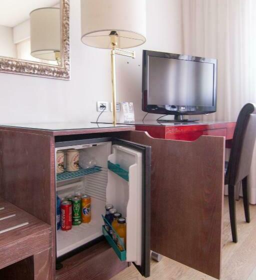 スタンダードシングルルーム, Alan